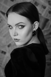 Love_The_Light Modelka:Aleksandra Wajda 
Wizaż:Karolina Rajnik 
Edytorial ,,News all around" GMARO Magazine April 2021
 
