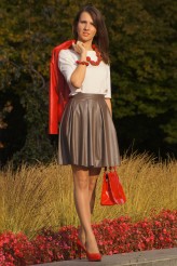 niepoprawnyromantyk Paryżanka Monika w parku Jedności Polonii z Macierzą Rzeszowie.