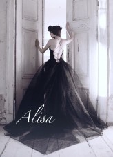 Alisa-wedding Black wedding dress Kristen collection Alisa 2016, available in stock in black with glitter, the colors of white with silver glitter and ecru with gold on request.
http://boutique.alisa.fr