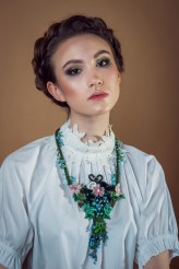 Kklaudia36 Modelka: Aleksandra Hyra
Make-up: Anna Hetmańczyk-Kaczyńska
Fotograf: Magdalena Zimnik
Styl: Katarzyna Długosz
Biżuteria: Agnieszka Kloc
