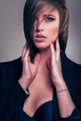 Lentille_Studio Modelka: Ania Mielczarek
Makeup: Izabela Piękoś
Foto: Kuba Zembroń

Lentille Studio