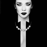 FoBa modelka - Katarzyna Fober
biżuteria "Fundacja Bazalt"