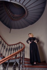 ManiaMedia Sesja Stairway to fashion przy współpracy z projektantką sukien Little Black