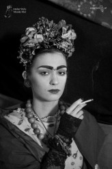Monami Frida Kahlo - sesja stylizowana
model- Dominika
Photo- emerfoto.pl
Kompozycja, makijaż- Ja