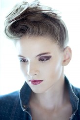 Klekowskabarbara fot. Adam Kaniowski
mod. Gosia P. / New Age Models
hair Judyta Sikora