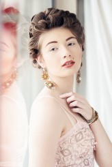 aors modelka: Julia
makijaż Katarzyna Kasprzak
fryzura: Anna Grygowska
biżuteria Chaton