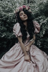 ninatwardowska Model: Ola Jabłońska/ La Lunarelle 
Mua: Kinga Tyborska-Bednarek
Dress: Szafa- Dream on - Plenery Fotograficzne 

Plenery Dream on - Plenery Fotograficzne- "Secret Garden" 