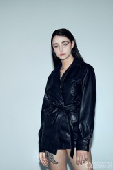 wojdylamakeup Makijaż i stylizacja inspirowana pokazem Balenciaga jesień/zima 2020

wizaż i stylizacja: Weronika Wojdyła
fotograf: Emil Kołodziej
modelka: Alicja Strączek