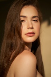 agako Natural beauty przy świetle naturalnym

Make up: Anna Murias
