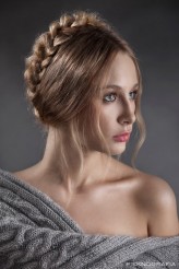 oneex3 Zdj - Pięknografia
Modelka - Julia Niebielska 
Fryzura - Wilkosz-studio fryzjerskie
Wizaż - Wojciech Kozub/ FluX Art Group