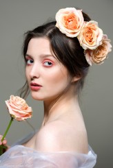 aldii Make-up i stylizacja: Joanna Grabowy
Modelka: Paulina Krzyształowicz
