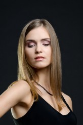martareszka modelka: Justyna Kalinowska
mua - Małgorzata Bardoń
stylist - Małgorzata Bardoń