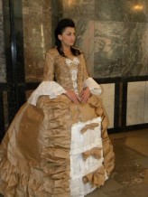 paula_art suknia wykonana jest z papieru, inspirowana suknią rokokową