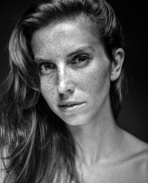 Konji_zaczepia Agata F. - portret w UV na filmie