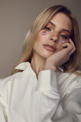 Karolina-makeup Modelka Marta Iwańska / Neva Models 
Stylista Krystian Sierszyński 