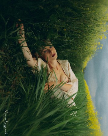 Modelka mstopnickax677