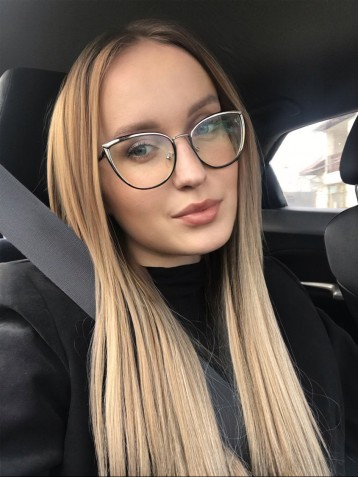 Modelka natislomka