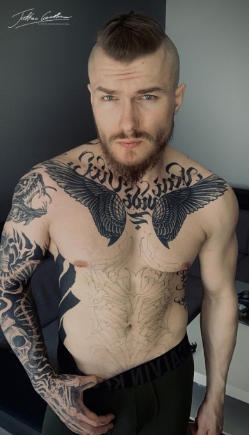 Model tattoogentleman