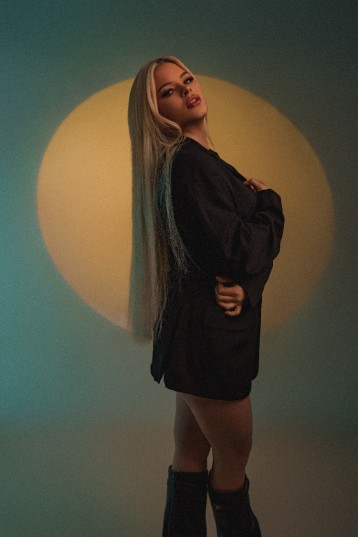 Modelka majkabaldyga