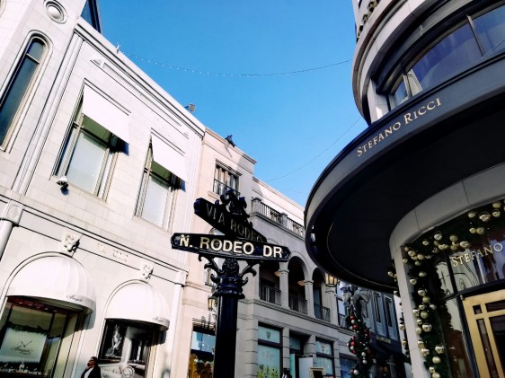 Tam, gdzie Gucci sąsiaduje z Pradą, czyli o najdroższej ulicy w Stanach Zjednoczonych 