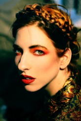 elfu photographer & style: Simona Marchaj
model: Amalia McCann
make up & hair: Gosia Gorniak
help: Joan