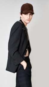 hezner_design marynarka męska  Gabriela Hezner 
fot. MK Photography & Style 
model Eryk Szymański / Embassy Model 
mua Katarzyna Kochanowska Szatan 