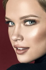 eyeconretouch                             photo: Cloee Photographer            