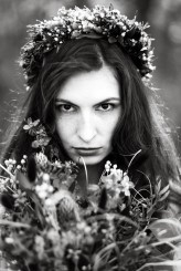 Euterpe Poganka

Fot. @feelingphotography.pl Suknie od @atelier.whiteangel Kwiaty i bukiety @flovi_pracownia_florystyczna