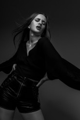 Urszulaaa Edytorial
mua: Anna Żądło
stylistka: Gabriela Bojczuk