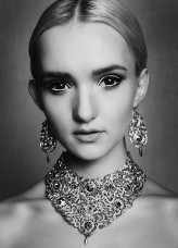 muffinowa Model: Pola

Makeup: Dorota Swat

Biżuteria: Ewa (sutaszoweinspiracje)

Photo: Karolina Rak