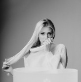 ars Nathalie, studio shot