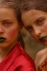 irena_karpish Photo/Style: Nika Boichyk
Models: Lilia Iashchuk, Anastasiya Senchak
