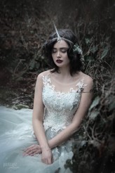 patrycjapietrasz Model: Nikola Selezinko 
Mua: Ola Walczak 
Dress: Salonik Freya 
Wreath: Misio Urwisek 
Plener Winter z Dream On Plenery Fotograficzne 