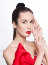 Honah Makeup i wizaż: Paulina Chylińska 