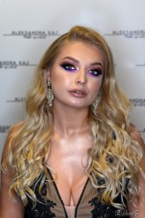 DarekPhotography W niedzielę uczestniczyłem w warsztatach makijażu prowadzonych przez Aleksandra Kaj Make up Artist.
Przez blisko 4 godziny oprócz robienia fotorelacji z tego wydarzenia miałem okazję przybliżyć sobie trochę ten temat. Słuchałem i obserwow