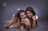 pj4ever Tytuł: "Selfie"
 Zdjęcie + obróbka: Piotr Karcz
 Modelki: Milena Zajdelwicz i Aleksandra Hałas 
 MUA: Jagoda Meller