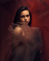 czarna-puszka                             Modelka: Amelia Fajfer            