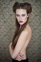 tomislawa_75 makijaż i włosy | Karolina Mopii 
foto: Anna Maria Biniecka