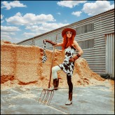 Koneser                             Hat, Boots & Moo!
https://www.instagram.com/koneser_fotografii/
Lisia | https://www.instagram.com/lisia.dama/
Warsztaty w Złodziejewie | https://www.instagram.com/zlodziejewo/            