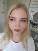 DariaBoreckaMakeup Bardzo naturalna, blond włosa kobieta o bardzo pięknych dużych ustach 