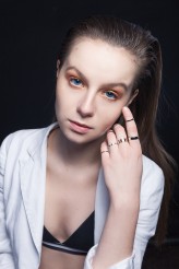 t0mekz Makeup: Sylwia Putkowska
We współpracy z Akademicką Grupą Fotograficzną