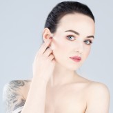 PrettyVeganMakeup                             Efekt spontanicznej sesji, wizażystka i modelka w jednym. Fotograf BoCerba            