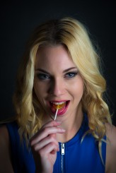 peyadrflo modelka Martyna Wittig  
https://www.facebook.com/search/top/?q=martyna%20wittig
