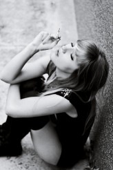 allana                             model: Nicole K.
zapraszam! :)
http://www.facebook.com/AllaCzarneckaPhotography            