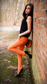 SueJonas                             ''Orange Legs''
//Old photo, but still i love it!             