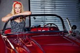 letya                             Pin Up + Chevrolet Corvette 1958 Convertible             