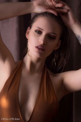 ona_i_on modelka: Veronica Gemini 
https://www.facebook.com/veronicaageminii