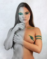 painted-bikini Inna wersja portretu Amazonki do projektu charytatywnego.

Tym połączeniem rysunku i zdjęcia źródłowego chciałem docenić artystyczny make-up, który wykonała Sara Gaj.