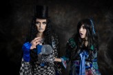 blue_roses Tim Burton inspired photoshoot

Hatter and Alice in dark Wonderland

Model 1 "Hatter": Vesna Pleticos @vesnapleticos

Model 2 "Alice": Luisa Twist @luisatwist

Photographer: Pawel Korzekwa @p.korzekwa

