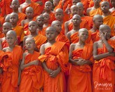 JEFFIE Portret zbiorowy mnichów z Phra Borom Maha Ratcha Wang w Bangkoku.